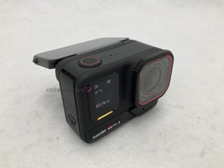 camara ultracompacta insta360 ace pro 2