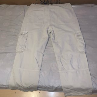 Pantalón cargo ancho crema