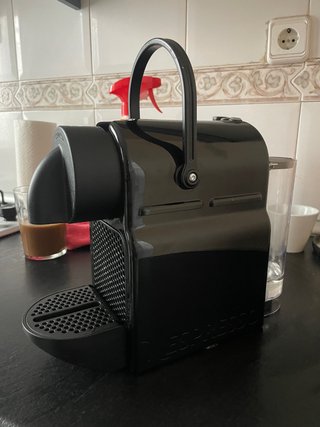 Cafetera Nespresso Inissia Negra