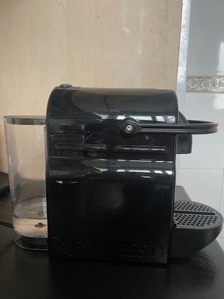 Cafetera Nespresso Inissia Negra