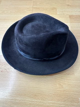 Sombrero estilo gangster negro
