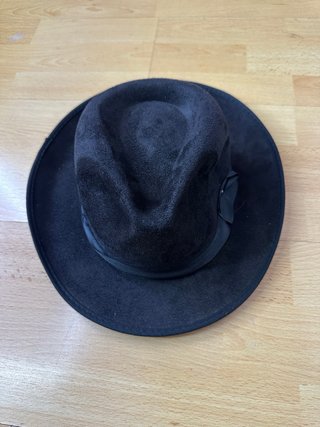 Sombrero estilo gangster negro