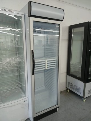 Armario expositor refrigerado.
