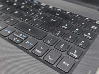 pc portatil acer p215-52