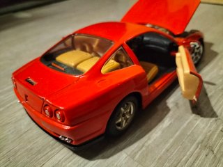 Ferrari 550 Maranello 1:24 Burago