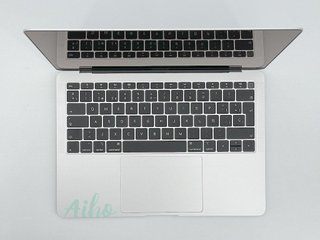 MacBook Air 13" (2018) Intel Core i5 1.6GHz 2 núcleos - SSD 128GB - RAM 8GB - Plata