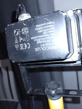 Foco LED con trípode