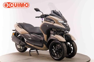 YAMAHA TRICITY 300