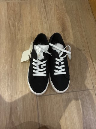 Zapatillas Calvin Klein Negras y Blancas Nuevas