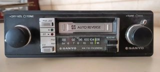 Mueble Radio Renault 4,5,7 con ecualizador vintage
