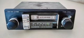 Mueble Radio Renault 4,5,7 con ecualizador vintage