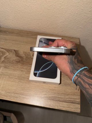 iPhone 16 Pro Max