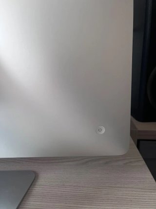 iMac 21.5 2017 1TB 8GB RAM Argento