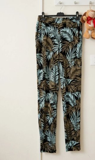 Pantaloni H&M fantasia foglie taglia S