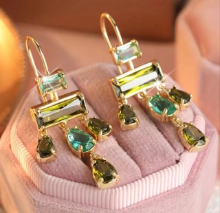 Pendientes chapados en oro dé 18k y Swarovski