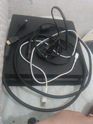 PS4 Slim Negra - Lente no funciona