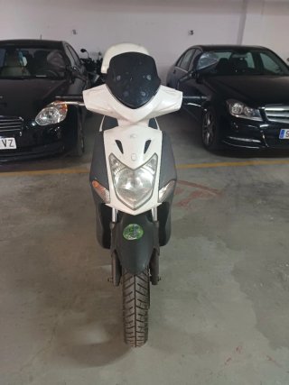 Kymco Agility 125 Scooter