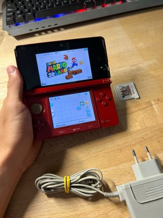 Nintendo 3DS Rossa + Giochi e Caricatore