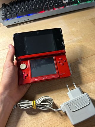 Nintendo 3DS Rossa + Giochi e Caricatore