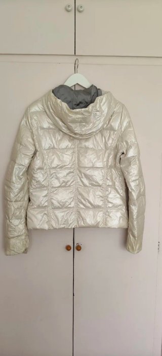 Chaqueta Kejo blanca acolchada con capucha
