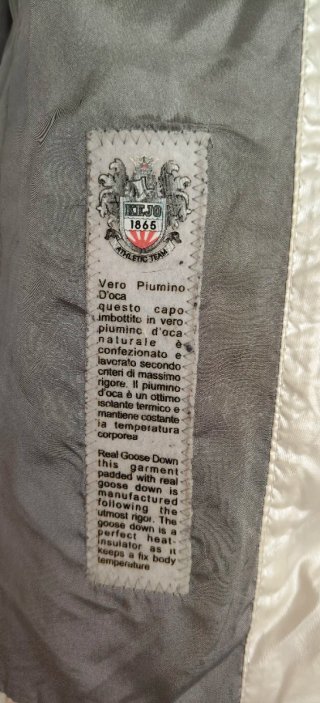 Chaqueta Kejo blanca acolchada con capucha