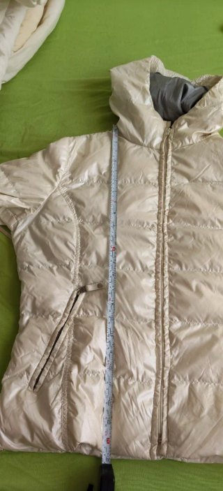 Chaqueta Kejo blanca acolchada con capucha