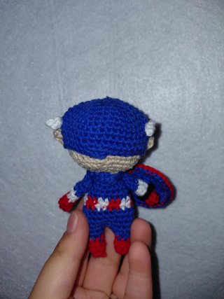 Capitan America Amigurumi Uncinetto