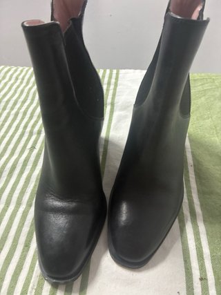 Botas de piel Zara con tacón