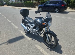 Honda CBF250 Naked Negra 29000km
