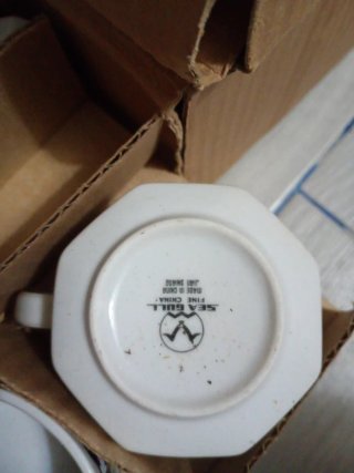 Juego de 12 platos, 12 tazas y 6 hondos