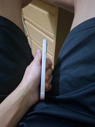 iPhone 13 mini tiene solo rota parte de atrás