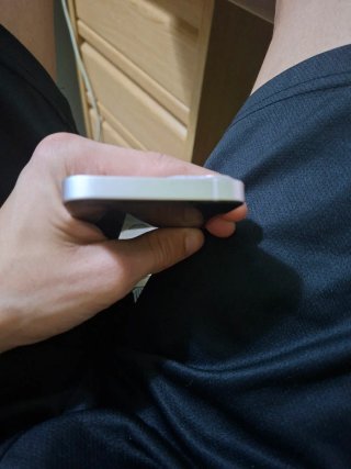 iPhone 13 mini tiene solo rota parte de atrás