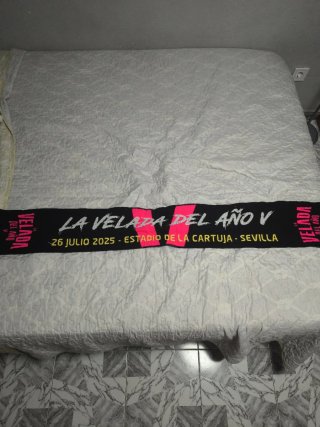 Bufanda La Velada del Año V Negra y Rosa