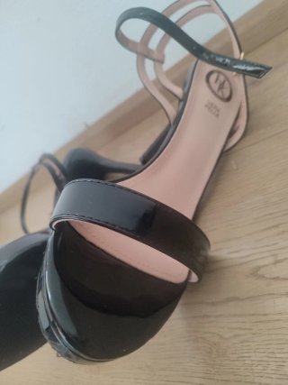 Sandali neri con tacco donna