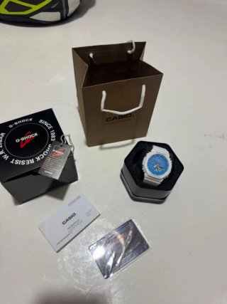 Casio G-Shock Blanco y Azul