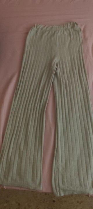 Pantalones anchos de canalé beige