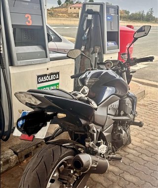 Kawasaki Z750 modelo 106 cV Azul Oscuro
