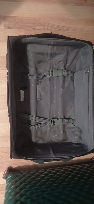 Vendo maleta  marca buena super resistente calidad