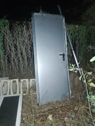 Puerta metálica trastero/terraza