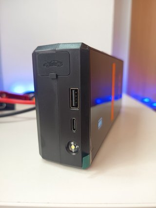 ARRANCADOR DE COCHE E INFLADOR DE RUEDAS PORTATIL