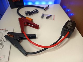 ARRANCADOR DE COCHE E INFLADOR DE RUEDAS PORTATIL