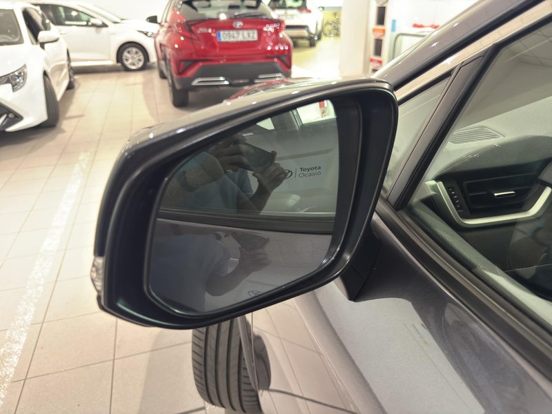 Toyota RAV4 2022, foto 32