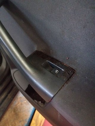 MANDO ELEVALUNAS TRASERO DERECHO Volkswagen Golf V (1K1)(10.2003->2008)