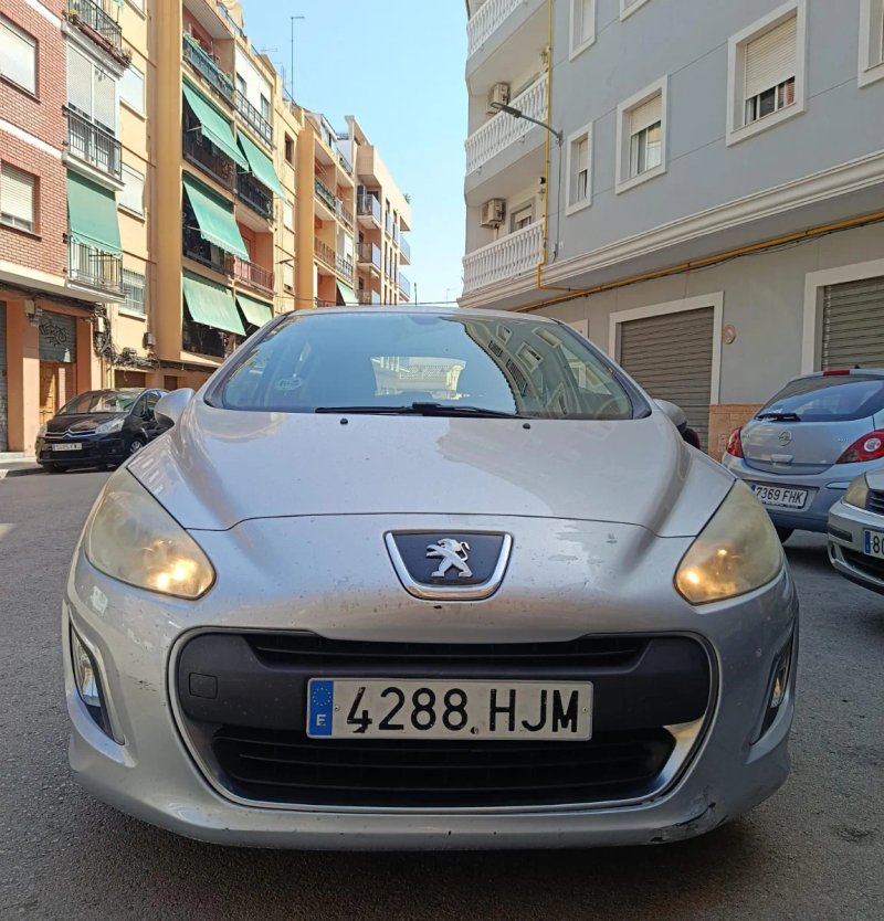 Peugeot 308 1.6 HDI Business Line FAP (CO2 110) 2012, foto 2