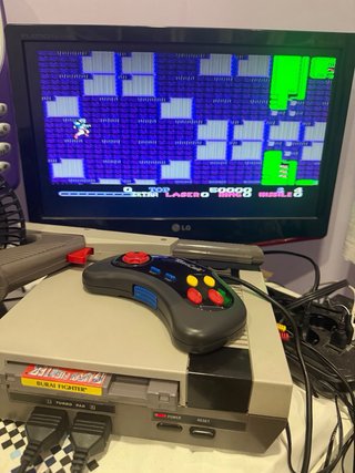 Console Nintendo NES (nasa) con controller TurboPad