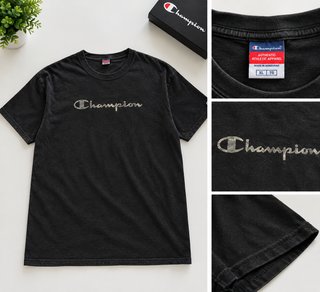 Camiseta Champion Negra Logo Camuflaje Talla XL