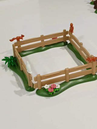 Playmobil vallado con animales y flores