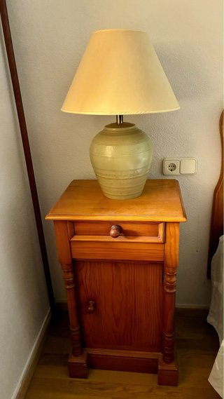 Sillón tapizado estilo clásico