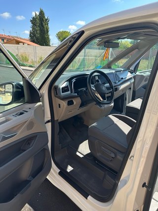 Volkswagen Multivan T7 hybrid larga 2023
