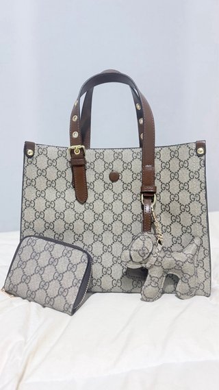Bolso Gucci Monogram con Monedero y Llavero